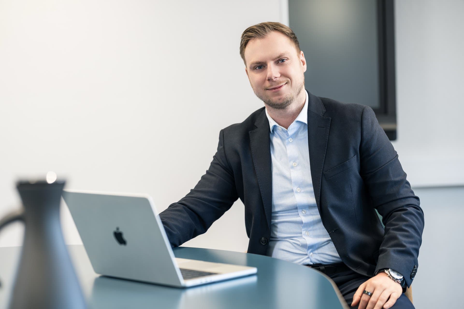 Berater von ZWEIzuEINS als persönlicher Ansprechpartner für Ihr KI-Training